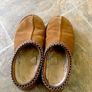 UGG Tasman Slipper size 8